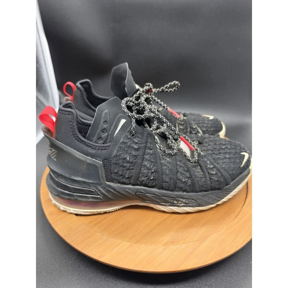 Nike excellent gently